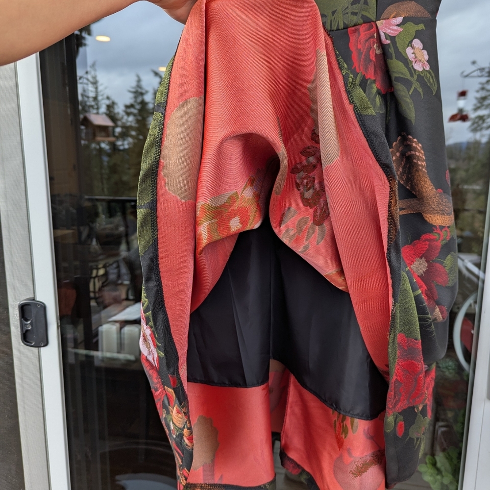 Gorgeous dress - Picture 5 of 7